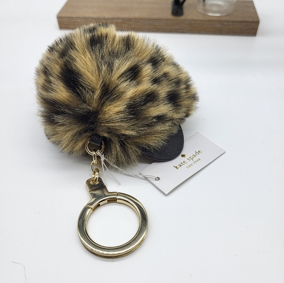 Kate Spade Leopard Cat Keychain - Picture 2 of 3
